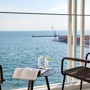 https://on-residence-thessaloniki.hotelschalkidiki.net