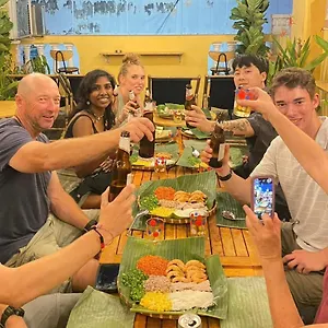 Saigon Authentic - Daily Walking Morning Tour, Fresh Daily Breakfast, Gym & Rooftop Billiard Хостел Хошимин