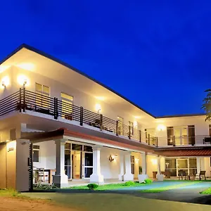 https://ruth-villa.negombohotels.net